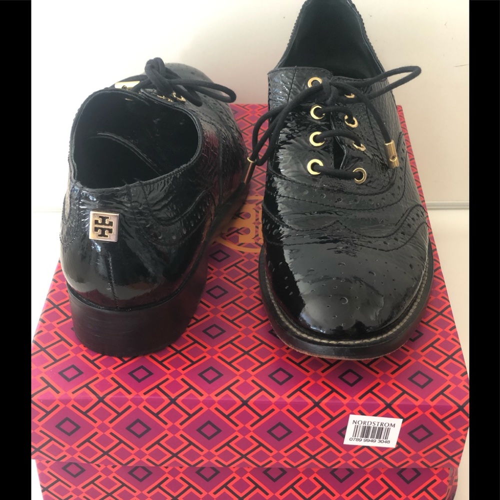 Tory Burch Lace Up Patent Leather Shoes